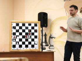 В Якутске стартовали мастер-классы по шахматам и сеансы одновременной игры с гроссмейстерами