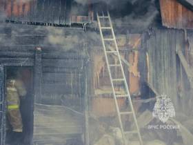 В Мегино-Кангаласском районе на месте пожара обнаружены тела двух взрослых и ребенка