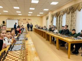 «Юные шахматисты Якутии могут добиться успехов»: Михаил Кобалия провел мастер-класс для детей