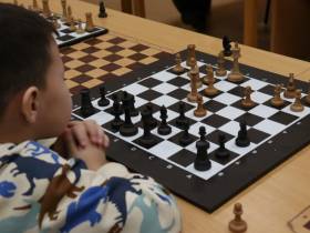 Сеанс одновременной игры провел 16-летний гроссмейстер Володар Мурзин в Якутске