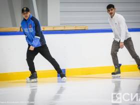 В Якутске заработал новый спорткомплекс с бассейном и катком. Цены на услуги