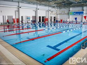 В Якутске заработал новый спорткомплекс с бассейном и катком. Цены на услуги
