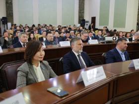 Глава Якутии обсудил с руководством Якутска реализацию указа о развитии города до 2032 года