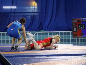 Более 130 юных борцов участвуют в первенстве Дальнего Востока в Якутске