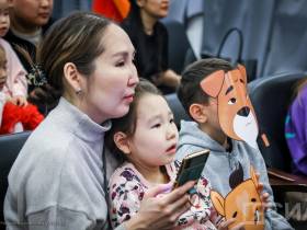 Детям Якутска презентовали сериал на якутском языке «Тооку»