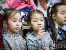 Детям Якутска презентовали сериал на якутском языке «Тооку»