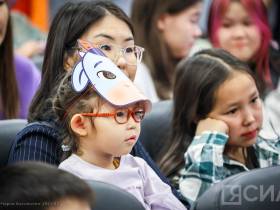 Детям Якутска презентовали сериал на якутском языке «Тооку»