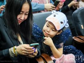 Детям Якутска презентовали сериал на якутском языке «Тооку»