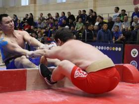 Чемпионат Якутии по мас-рестлингу преподнес сенсационные победы