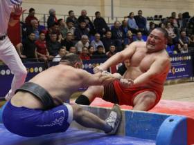 Чемпионат Якутии по мас-рестлингу преподнес сенсационные победы