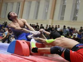 Чемпионат Якутии по мас-рестлингу преподнес сенсационные победы