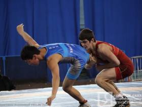 Якутские борцы завоевали 21 медаль на первенстве Дальнего Востока среди юниоров