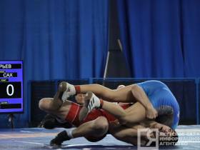 Якутские борцы завоевали 21 медаль на первенстве Дальнего Востока среди юниоров