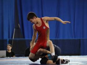 Якутские борцы завоевали 21 медаль на первенстве Дальнего Востока среди юниоров