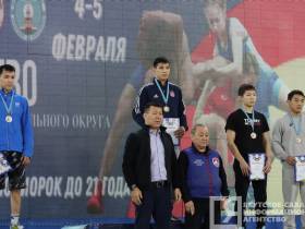Якутские борцы завоевали 21 медаль на первенстве Дальнего Востока среди юниоров