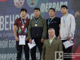 Якутские борцы завоевали 21 медаль на первенстве Дальнего Востока среди юниоров