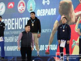 Якутские борцы завоевали 21 медаль на первенстве Дальнего Востока среди юниоров