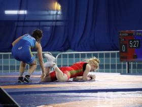 Стали известны победители первенства Дальнего Востока по вольной борьбе среди девушек