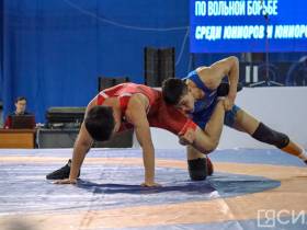 Более 130 юных борцов участвуют в первенстве Дальнего Востока в Якутске