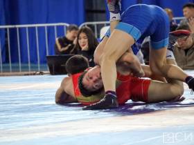 Более 130 юных борцов участвуют в первенстве Дальнего Востока в Якутске