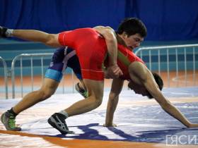 Более 130 юных борцов участвуют в первенстве Дальнего Востока в Якутске