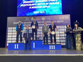Сборная Якутии выиграла 19 медалей чемпионата Дальнего Востока по вольной борьбе