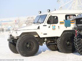 «Предстоит непростой маршрут»: в Якутии стартовала экстремальная экспедиция на вездеходах