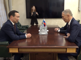 Глава Якутии провел рабочую встречу с руководителями Херсонской области