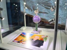 Логотип игр «Дети Азии» из алмазов представили в Кемерове на выставке «Сокровища Якутии»