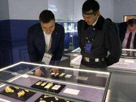 Логотип игр «Дети Азии» из алмазов представили в Кемерове на выставке «Сокровища Якутии»