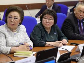 Айсен Николаев обсудил меры соцподдержки населения с представителями парламентских фракций Якутии