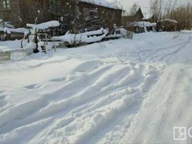 Кругом снег, наледь и прорывы воды: жители аварийных домов в Якутске бьют тревогу