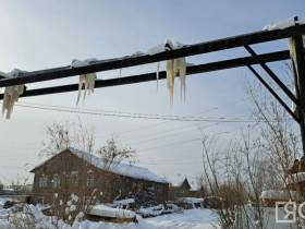 Кругом снег, наледь и прорывы воды: жители аварийных домов в Якутске бьют тревогу