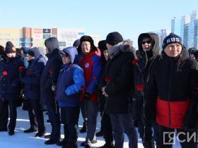 В преддверии международного турнира в Якутске почтили память олимпийского чемпиона Романа Дмитриева