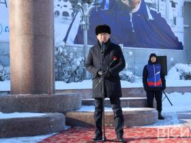 В преддверии международного турнира в Якутске почтили память олимпийского чемпиона Романа Дмитриева