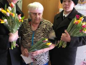 Руководители ПАО «ЛОРП» поздравили женщин Амгинского и Усть-Майского районов