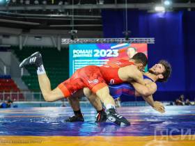 Стали известны все финалисты первого дня турнира Романа Дмитриева по вольной борьбе