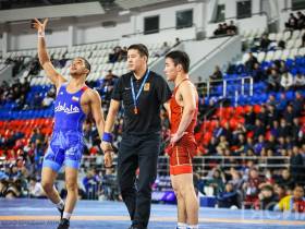 Стали известны все финалисты первого дня турнира Романа Дмитриева по вольной борьбе