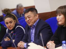 Глава Якутии встретился с участниками и организаторами турнира памяти Романа Дмитриева