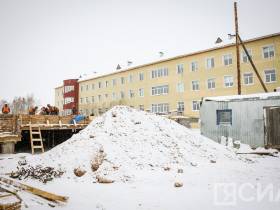 Более 400 новых учебных мест появятся в Якутске после ввода пристроев к двум школам