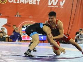 Две золотые медали завоевали якутские борцы на международном турнире памяти Романа Дмитриева