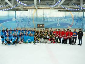 Команда Якутска завоевала золото республиканского чемпионата по хоккею памяти Михаила Свиридова