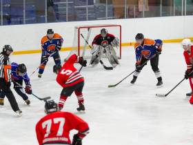 Команда Якутска завоевала золото республиканского чемпионата по хоккею памяти Михаила Свиридова