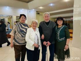 В Якутии в день рождения Алексея Кулаковского зажгли памятные свечи