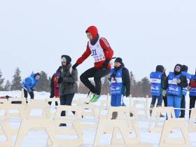 Якутяне и ямальчане стали лучшими в прыжках через нарты на чемпионате по оленеводству