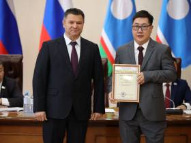 Работникам сферы ЖКХ Якутии вручили государственные награды