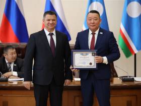 Работникам сферы ЖКХ Якутии вручили государственные награды