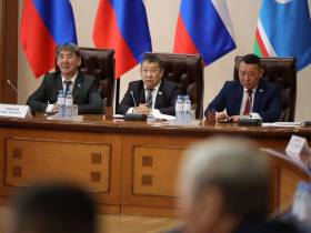 Работникам сферы ЖКХ Якутии вручили государственные награды