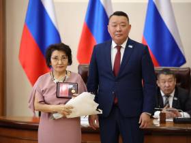 Работникам сферы ЖКХ Якутии вручили государственные награды