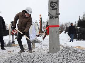 Первую сваю многофункционального центра забили в селе Бясь-Кюель